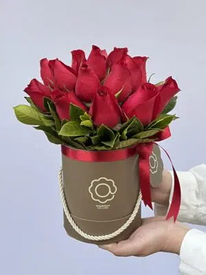 Pingos de Amor - Box com 18 Rosas Vermelhas