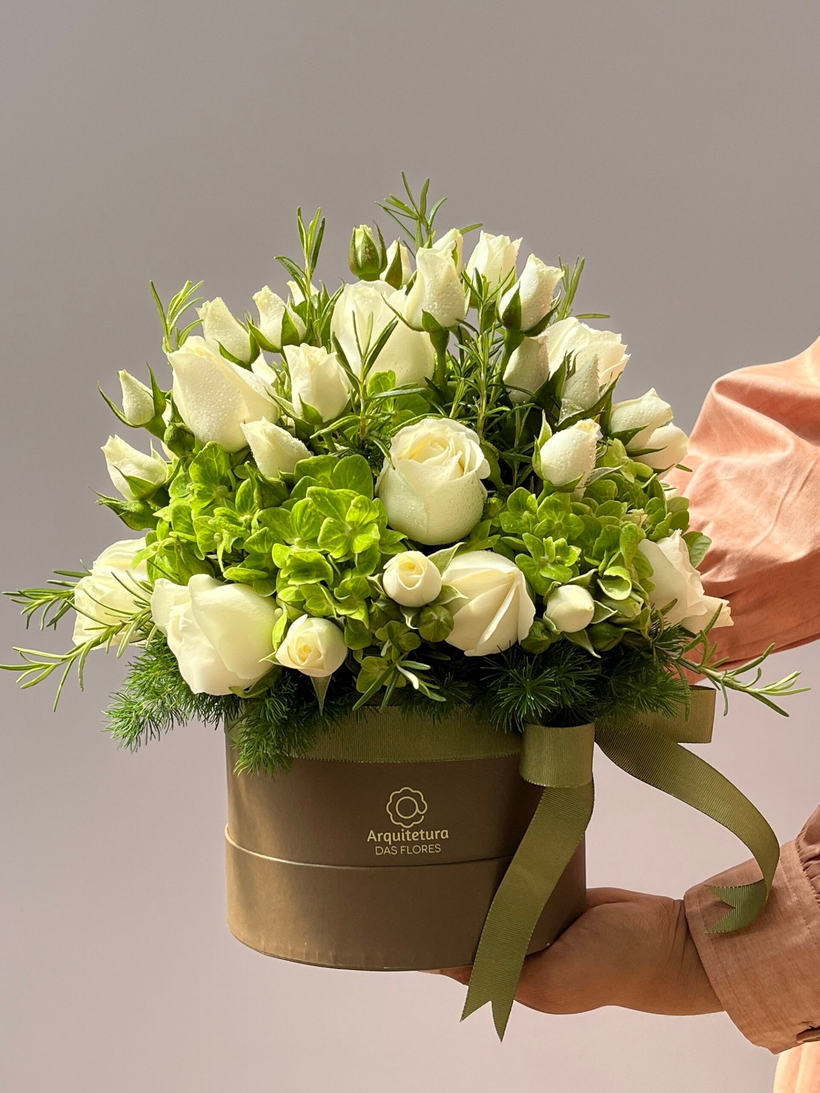 CB90681F-6313-4BFF-A797-E550FEED622A Blanc Pur - Arranjo Mix de Flores brancas - Imagem 1