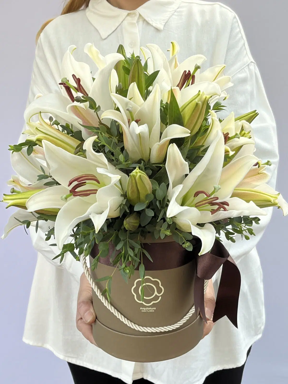Fleur Blanc - Arranjo Box de Lirios Brancos - Imagem 1