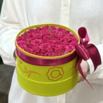 Dorothy - Arranjo Box Neon de Mini Rosas Pink