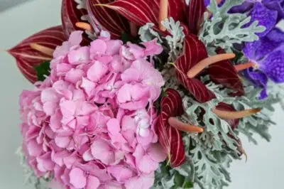 5 dicas de Flores para Decoração sem exagero para a sua casa 5 Arranjo de Hortencias rosas.