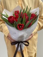 Vicenza - Buquê de 15 Tulipas Vermelhas