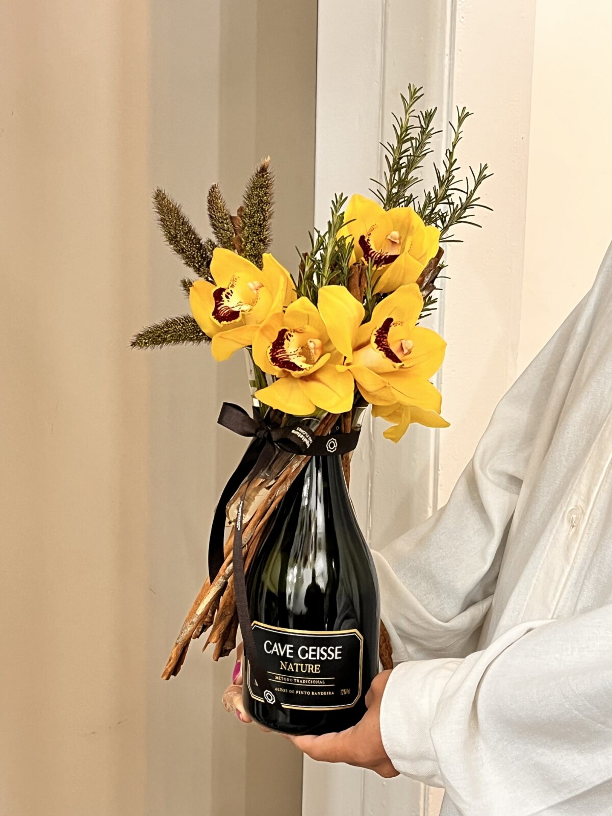 Cave Geisse - Orquídeas Cymbidium Amarelas - Imagem 1