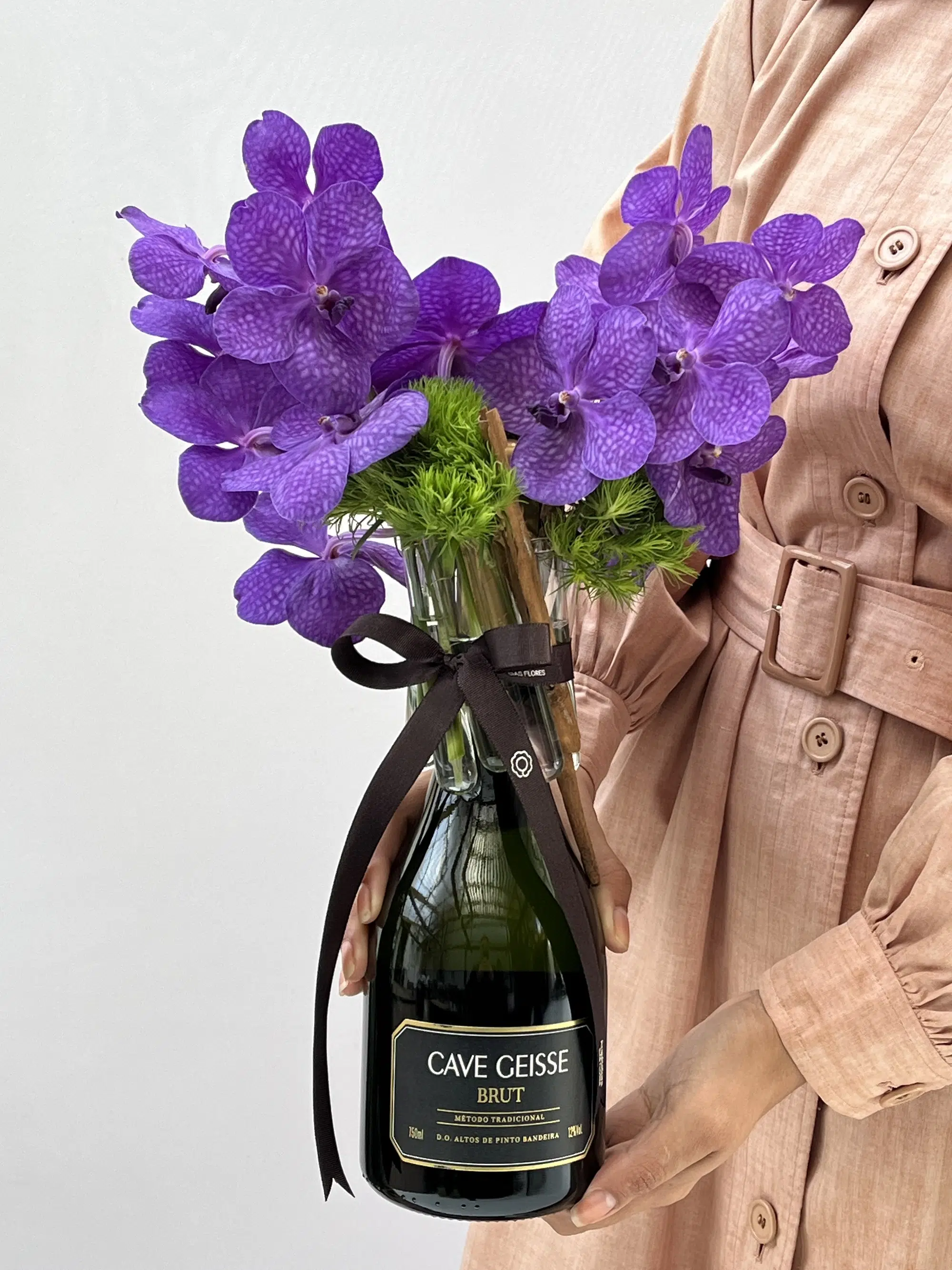 IMG_4781 (1) Ultra Violet - Orquídeas Vanda e Espumante - Imagem 1