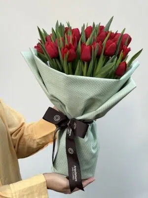 Málaga - Buquê de 30 Tulipas Vermelhas