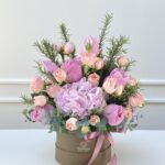 Blush - Box com Hortênsias, Rosas e Mini Rosas