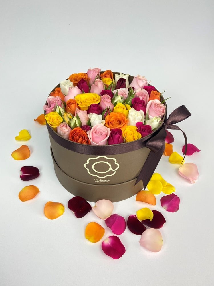 cloe arranjo box de mini rosas coloridas arquitetura das flores porto alegre