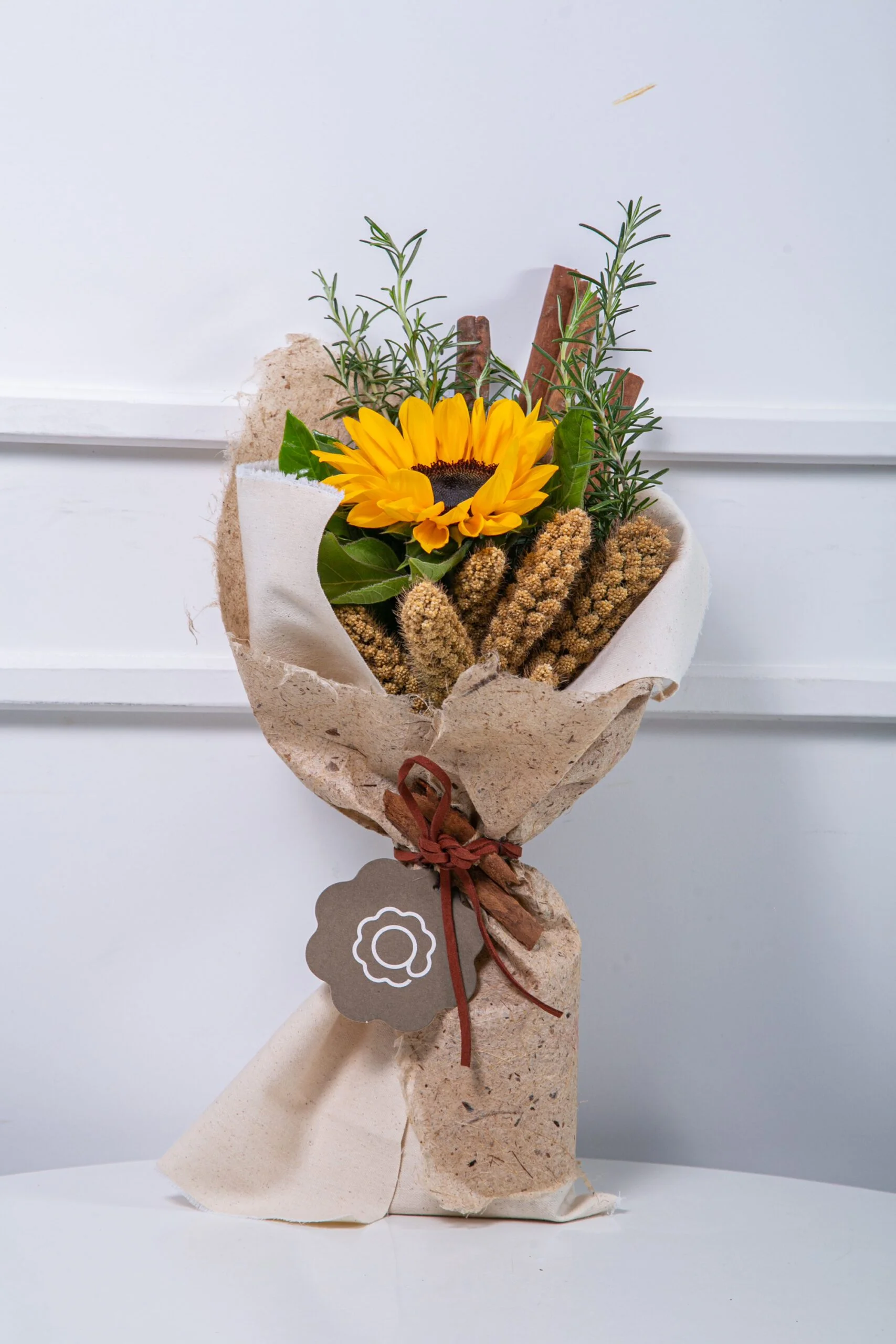 Girassol DU BLÉ - BUQUÊ COM GIRASSOL E CANELAS - Imagem 1