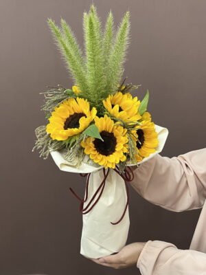 ensoleille buque de girassois arquitetura das flores porto alegre 1 scaled