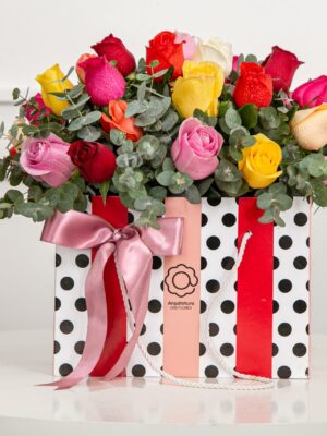 la vie en rose arranjo bag de 30 rosas coloridas arquitetura das flores porto alegre scaled