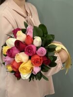Musa – Buquê de 25 Rosas Coloridas