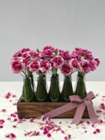Chic Pink - Arranjo de Cravinas Pink em Garrafinhas