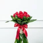 Frida Kahlo - Buquê com 24 Rosas vermelhas