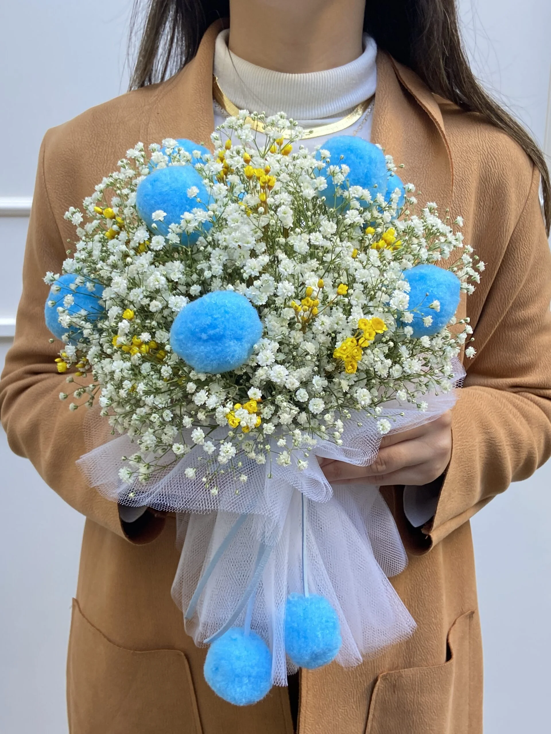 IMG-5189 Principe Henri - Buquê de Gypsophilas e Pompons - Imagem 1