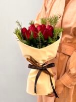 Marilym - Buquê com 07 Rosas Vermelhas
