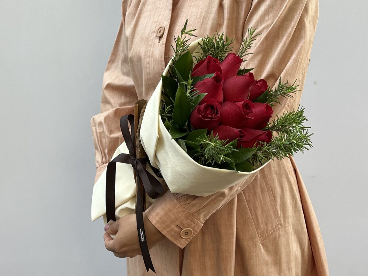 Marilym - Buquê com 07 Rosas Vermelhas - Imagem 2