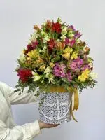 Turmalina - Box com Astromelias Coloridas