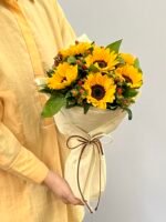 Little Tiger - Buquê de Girassóis e Hypericums - Imagem 2