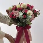 Jeté - Buquê de Lisianthus e Mini Rosas