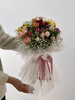 Plié - Buquê de Mini Rosas Coloridas