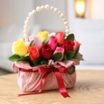 Floral Handbag - Arranjo de Rosas Coloridas em forma de bolsa