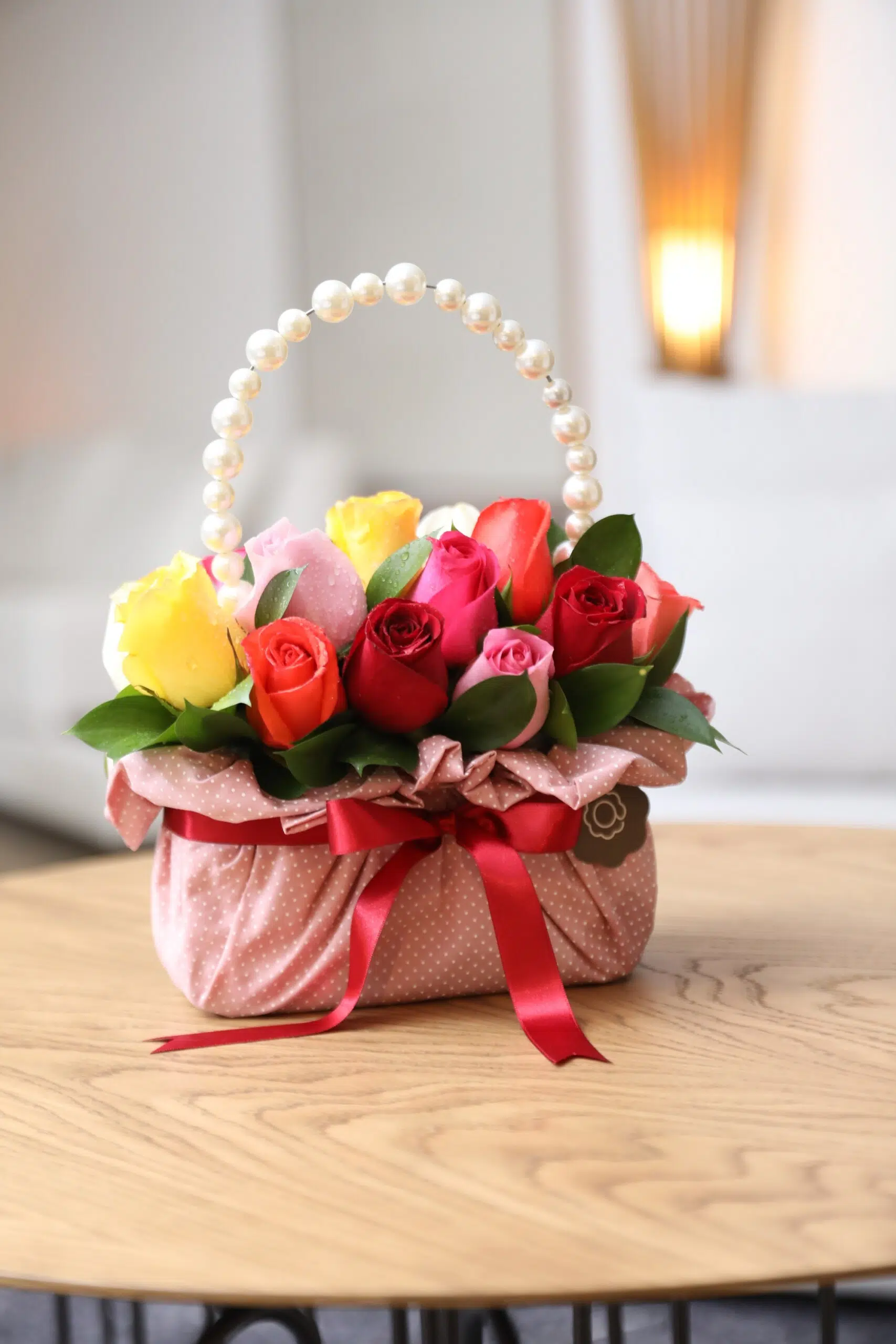 6D2A7375 Floral Handbag - Arranjo de Rosas Coloridas em forma de bolsa - Imagem 1