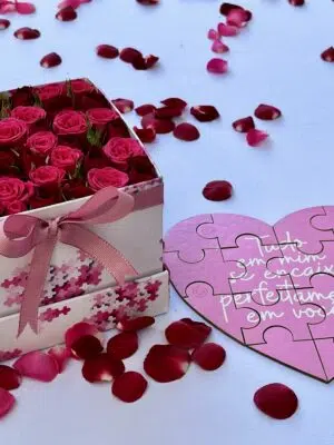 Your Valentine - Box de  Mini Rosas vermelhas, pink e quebra-cabeça romântico