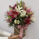 Lys - Box de Lírios Brancos e Cor-de-Rosa