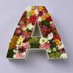 Alphabet Flower - Letra com Mix de Flores