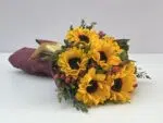 Aurora Dourada - Buquê de Girassol e Hypericum - Imagem 2