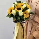 Blanc Sun - Buquê de Girassóis e Rosas Brancas