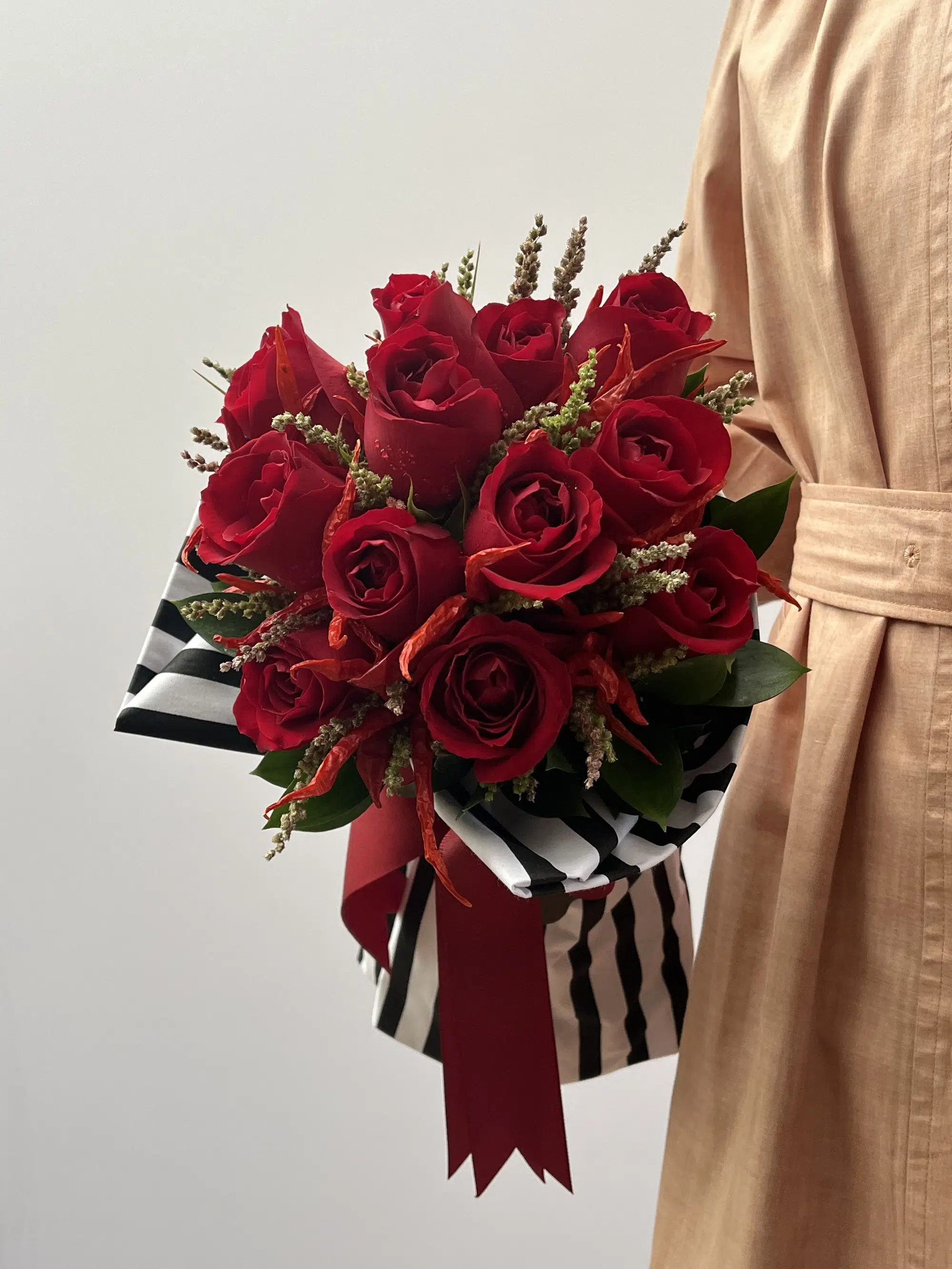 IMG_6879 Chili Roses - Buquê de Rosas e Pimentas - Imagem 2