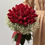 Rouge de Revê - Buquê de 30 Rosas Vermelhas e Gypsophilas