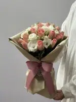 Belle Île - Buquê de Rosas e Lisianthus