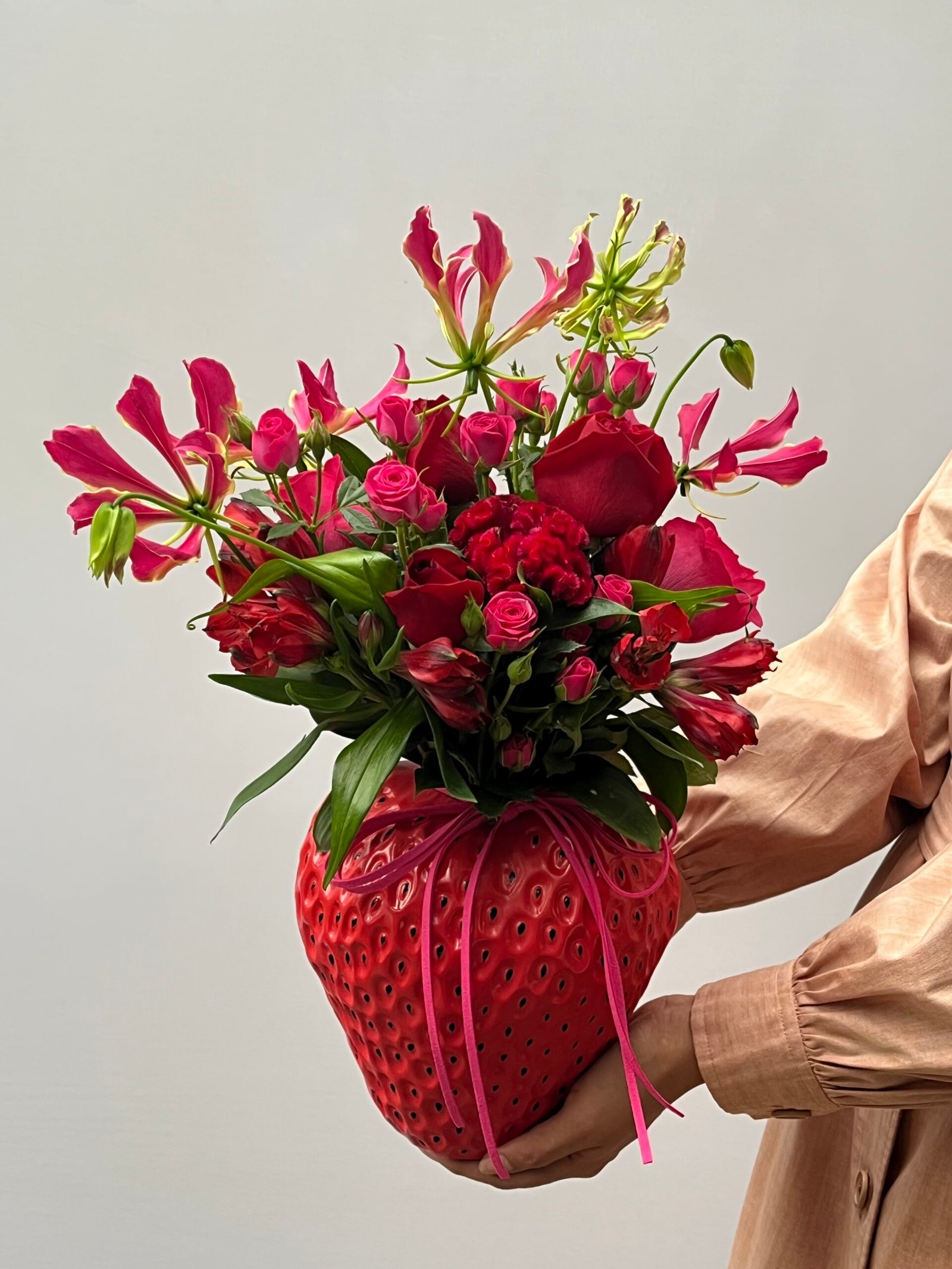 Mix de Flores vermelhas; floricultura em gramado Fleur de Fraise - Arranjo Mix de Flores - Imagem 1