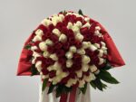 Magnificence - Buquê de Rosas 150 Vermelhas e Brancas - Imagem 2