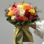 Fusion - Buquê com 18 Rosas Coloridas
