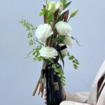 Brisa de Outono - Arranjo de Lisianthus e Vinho Por Três