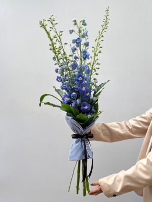 Buque de Delphinium azul Porto Alegre Arquitetura das flores 3