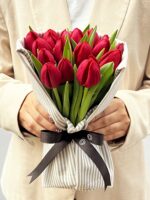 Vermillon - Buquê de 18 Tulipas