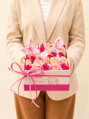 box flower de hortênsias e mini rosas