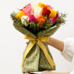 buquê de rosas coloridas para celebrar