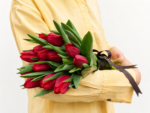 buquê de tulipas; tulipas; flores românticas; presente romântico; presente para namorada; presente para esposa; flores para aniversário;