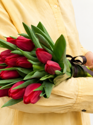 buquê de tulipas; tulipas; flores românticas; presente romântico; presente para namorada; presente para esposa; flores para aniversário;