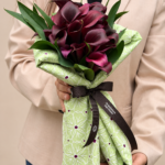 buquê de callas roxas