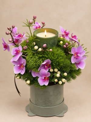 2 arranjo floral com vela acesa (2)
