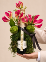 arranjo floral com champagne chandon