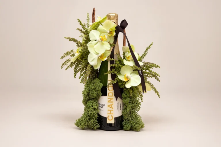 Flores com espumante: como escolher o presente para brindar