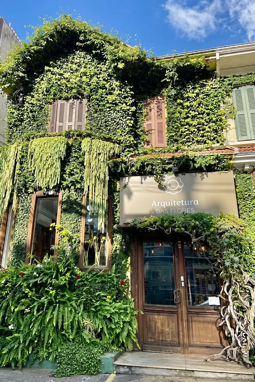 A Arquitetura das Flores é uma floricultura em Porto Alegre com mais de 50 anos de existência, produzindo belos arranjos, buquês e presentes.